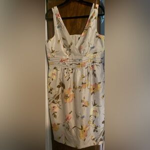 Beautiful Women’s size 14 floral dress by Scarlett